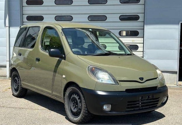 2001 TOYOTA FUN CARGO 1.3X