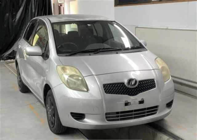 2005 TOYOTA VITZ F2WD